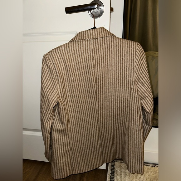 Blazer - Picture 3 of 3